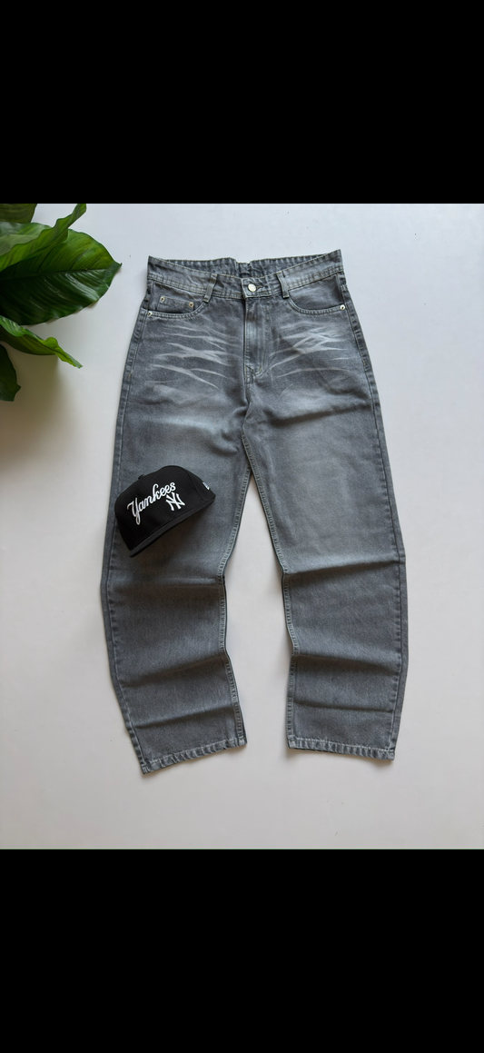 Es*ential baggy denim