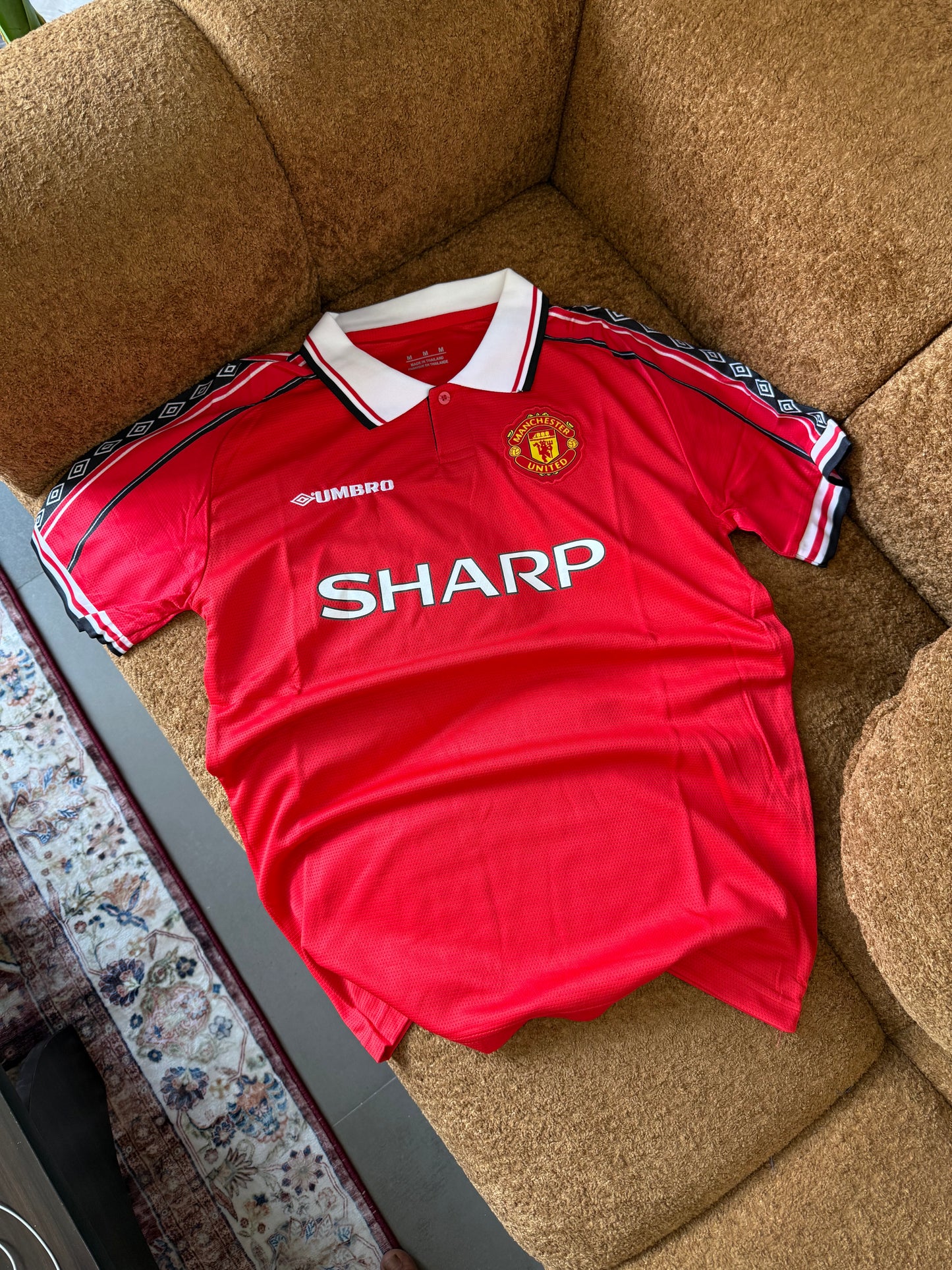 MANCHESTER UTD RETRO JERSEY