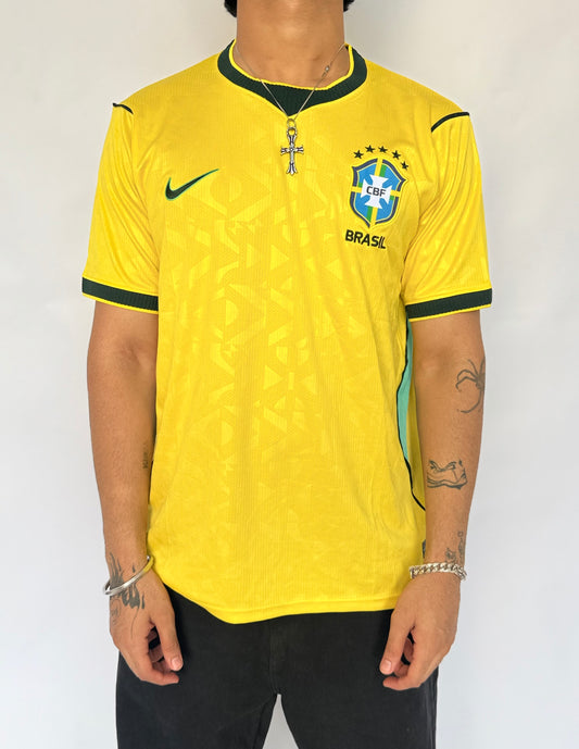 BRAZIL 26 FOOTBALL JERSEY