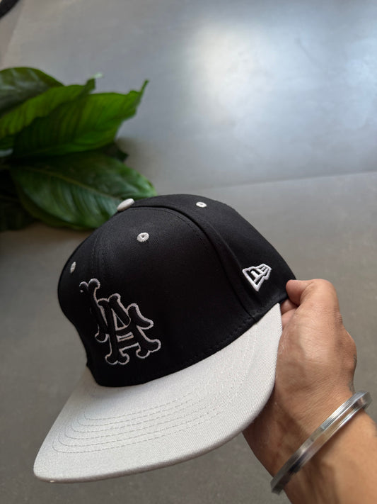 LA FITTED CAP