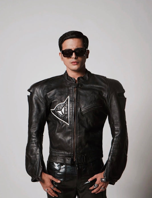 VINTAGE RARE DAINESE LEATHER BIKER JACKET
(Safety pads)