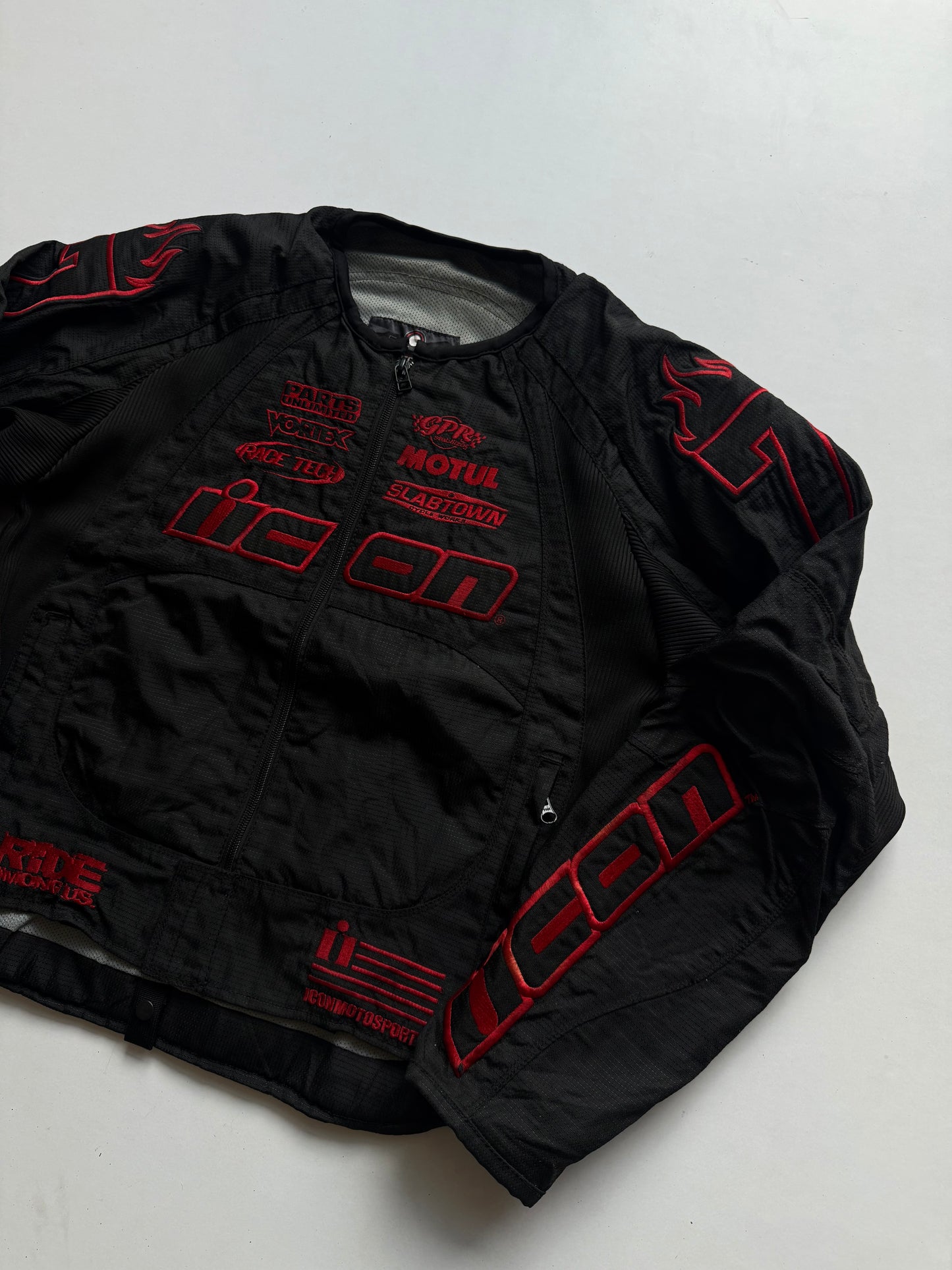 VINTAGE ICON MOTORS RACING JACKET 
(Looks good) (safety pads)
