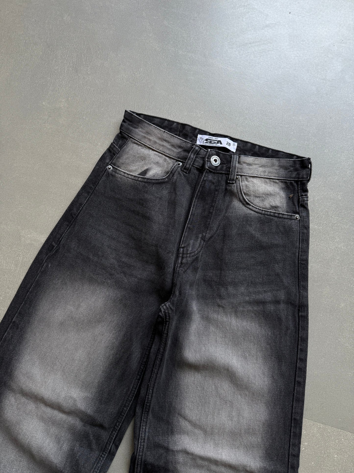 WASHED BAGGY DENIM