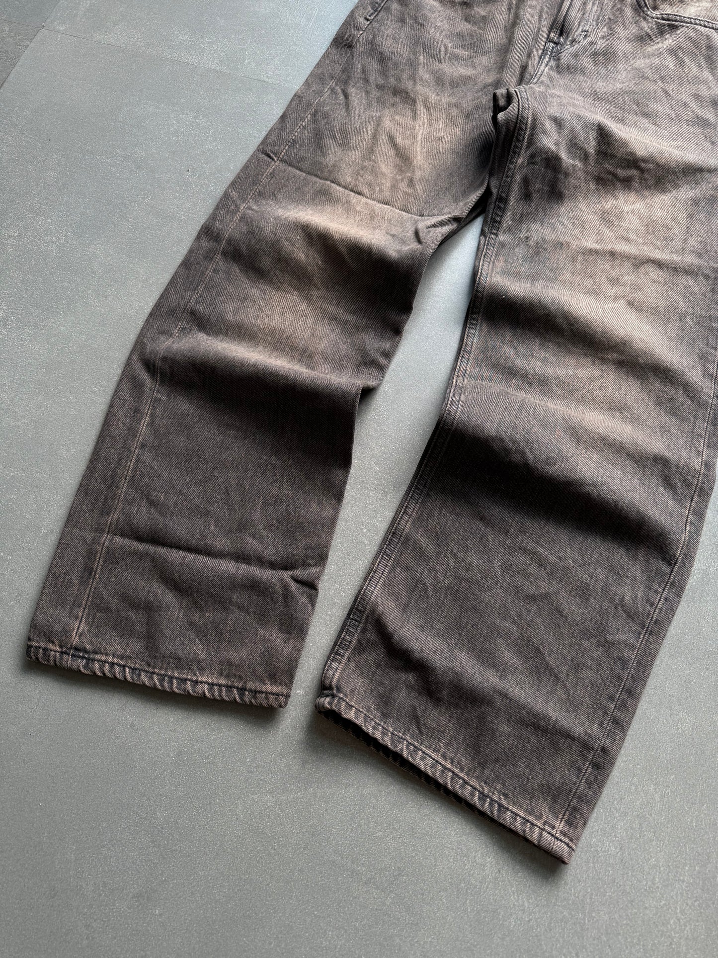 VINTAGE WASHED RELAXED FIT DENIM