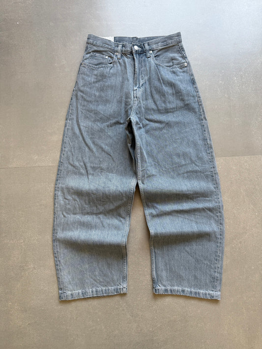 GREY BAGGY DENIM
