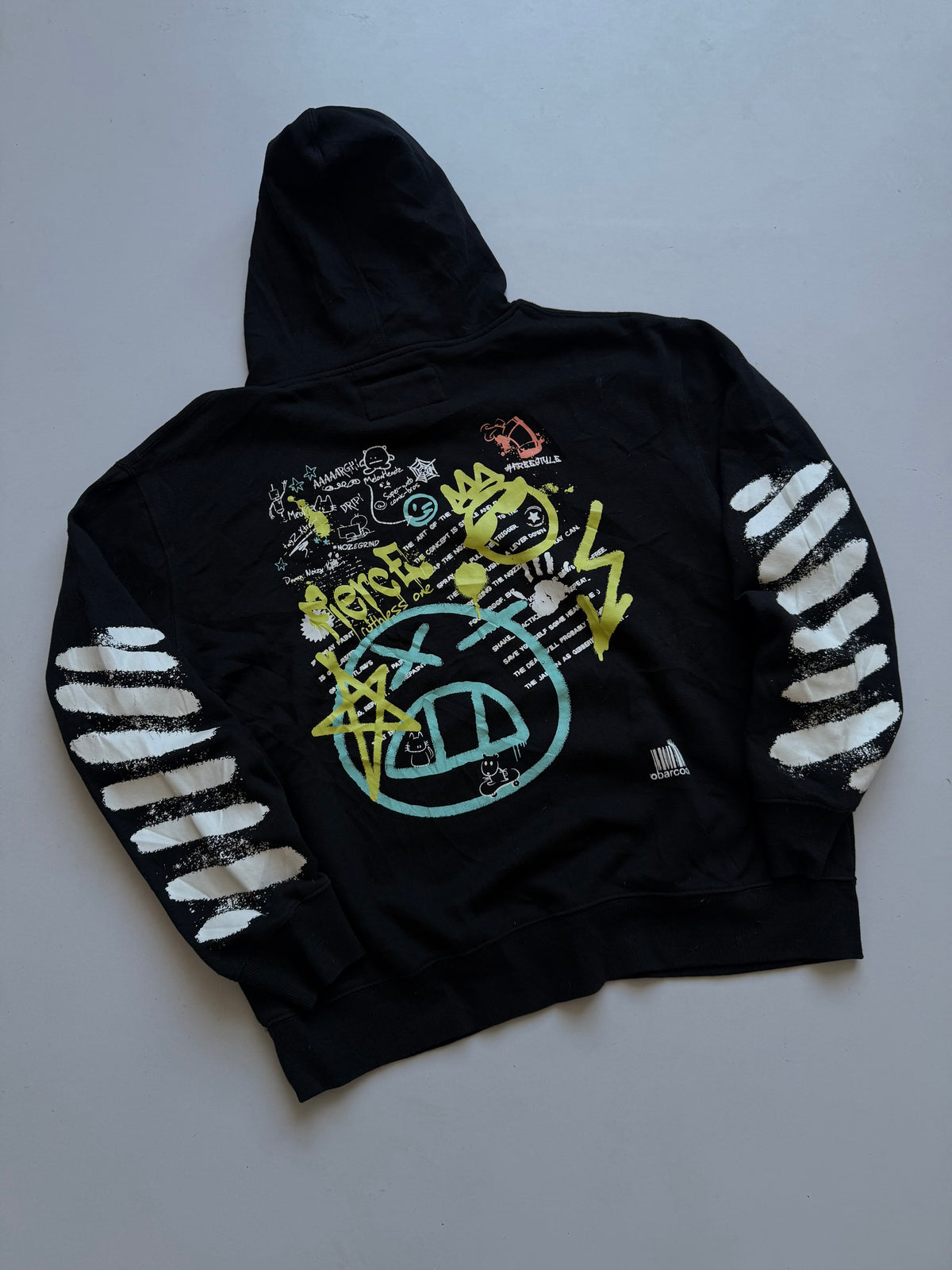 VINTAGE HERITAGE HOODIE
