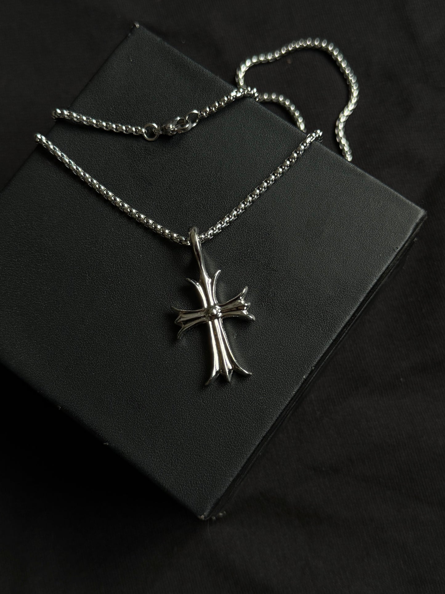 CROSS PENDANT