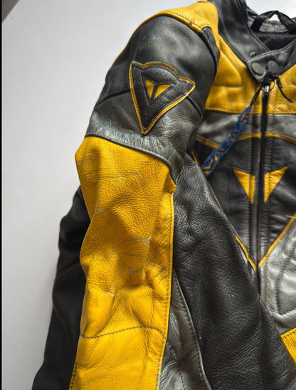 VINTAGE 90’s RARE DAINESE LEATHER RACING JACKET (safety pads)