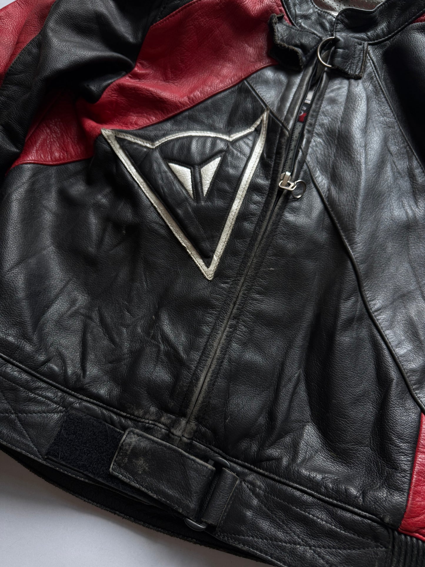 VINTAGE 90’s RARE DAINESE LEATHER RACING JACKET 
(Rare find) (Safety pads)