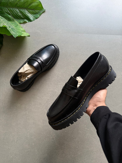 BLACK LOAFERS (OG LEATHER)