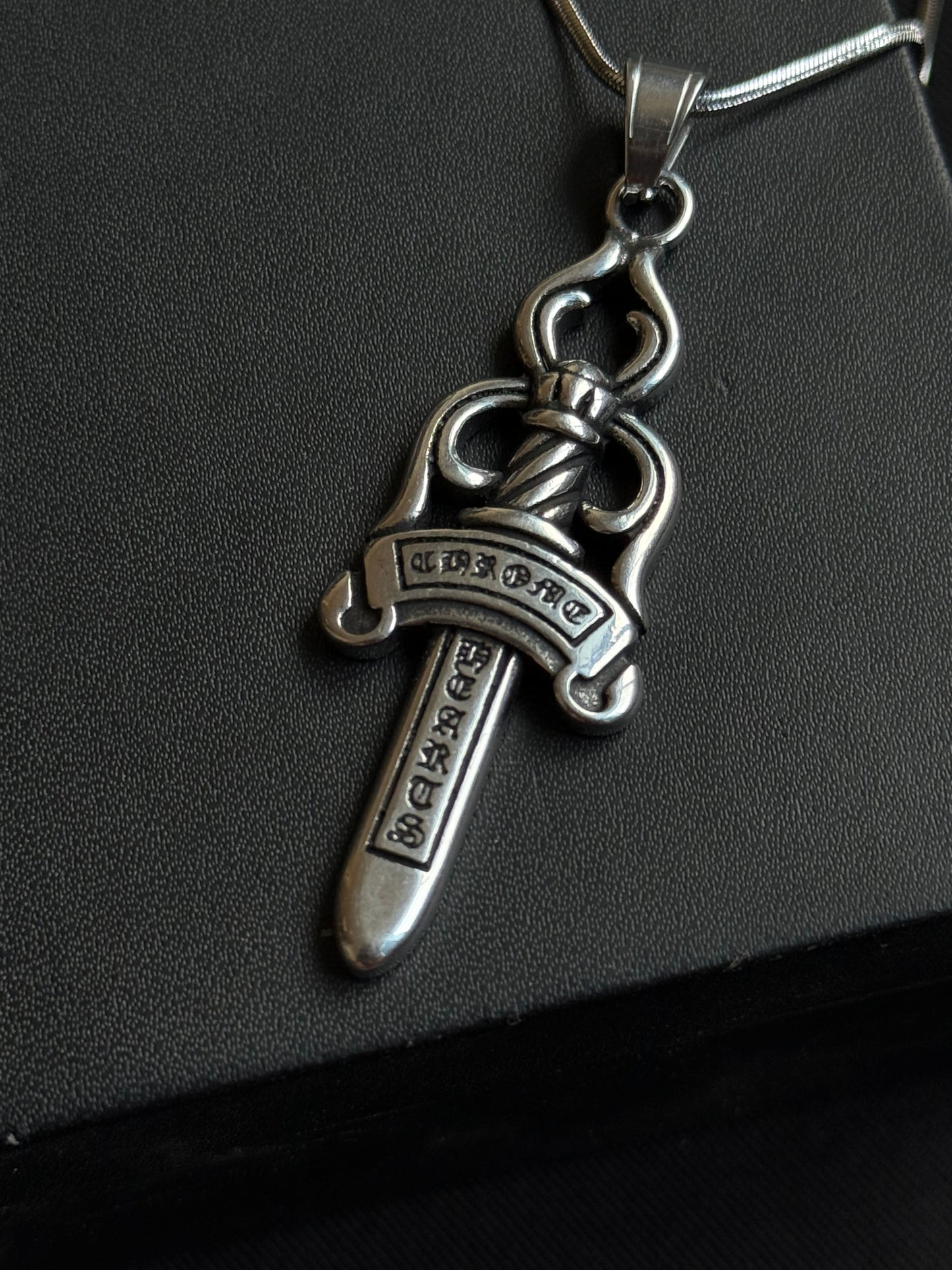 CH PENDANT (Stainless steel)
