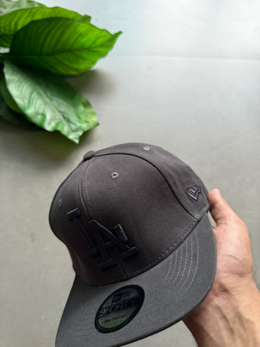 LA FITTED CAP