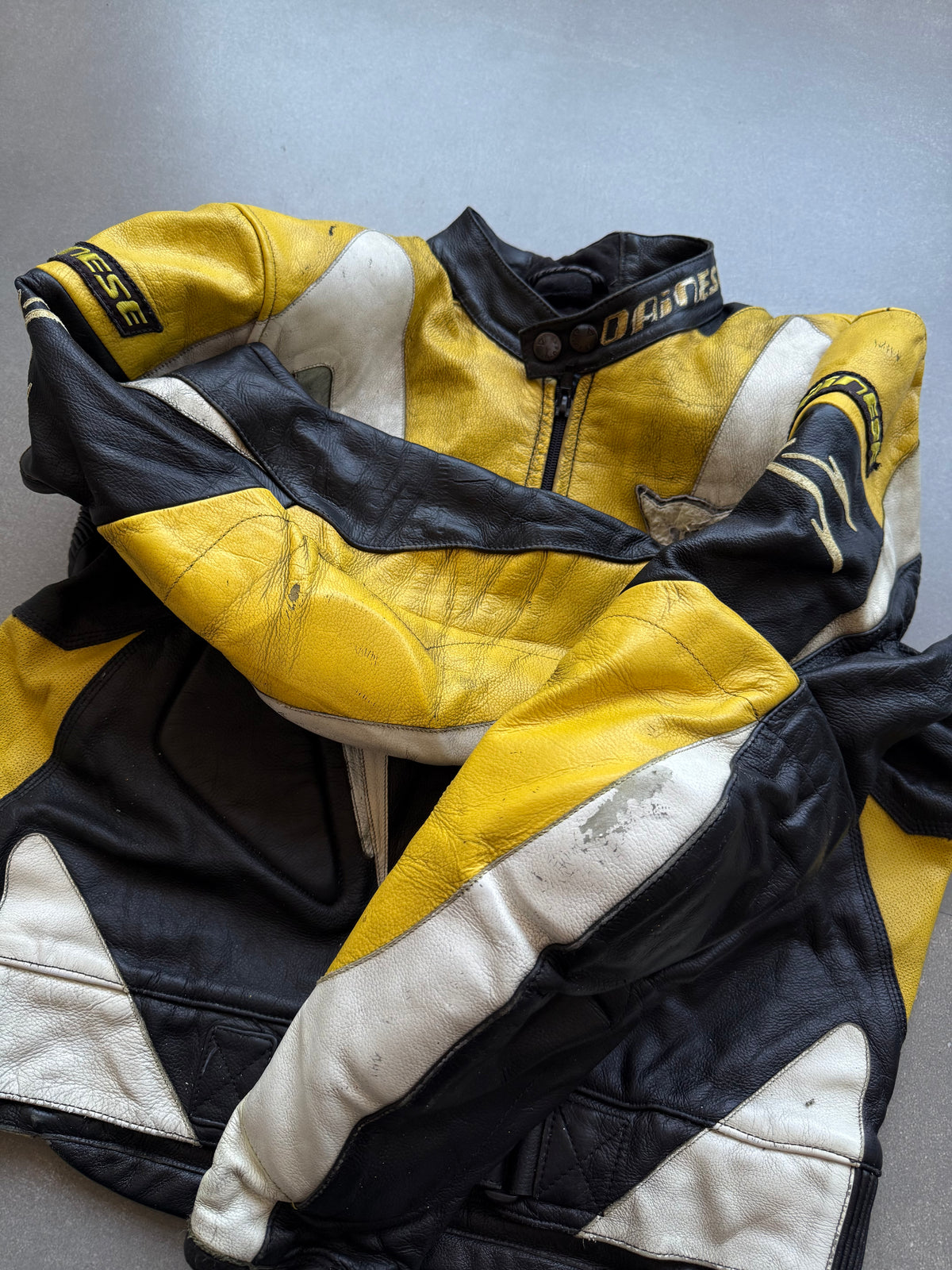 VINTAGE RARE DAINESE LEATHER BIKER JACKET (Safety pads)