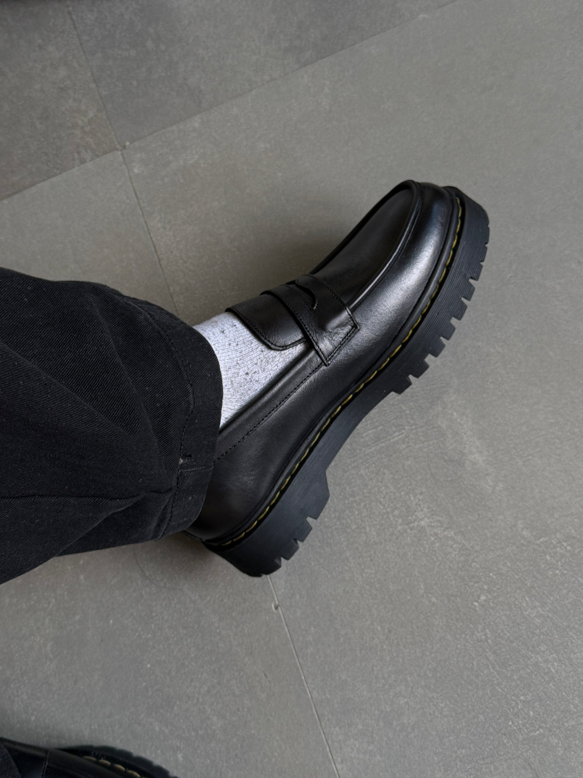 BLACK LOAFERS (OG LEATHER)