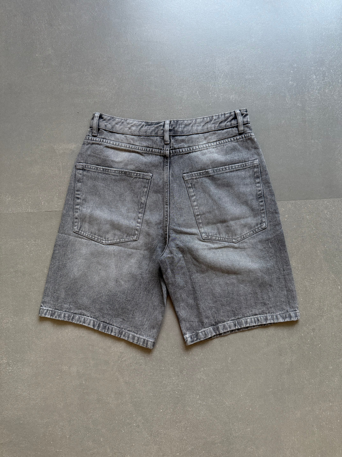 WASHED GREY SHORTS