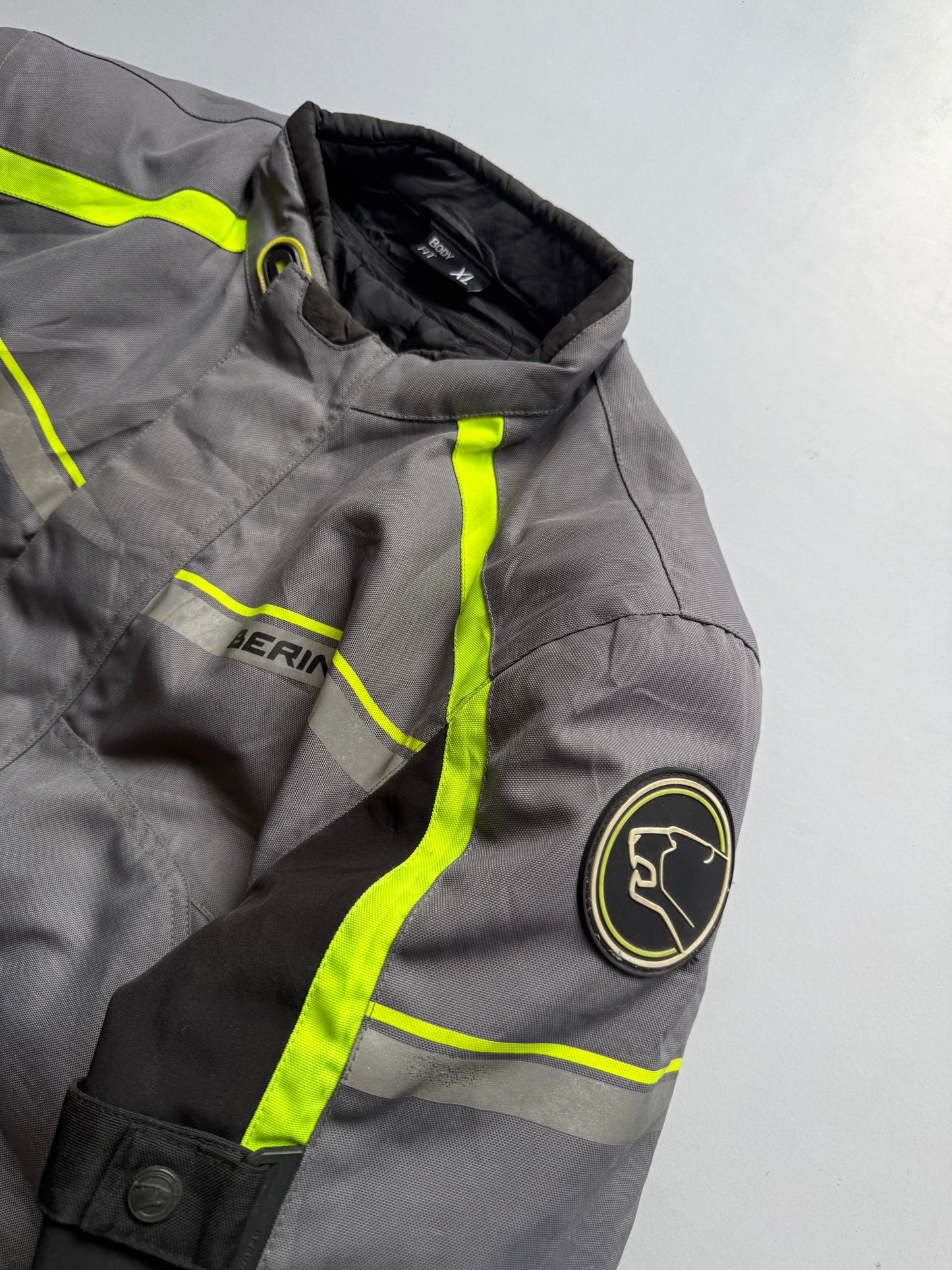 VINTAGE BERING RACING JACKET 
(Safety pads)