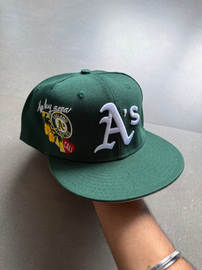 OAKLAND EMBROIDERED FITTED CAP