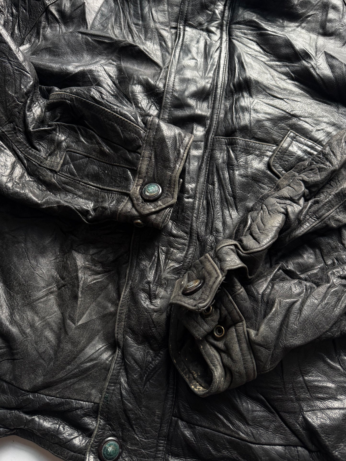 VINTAGE LEATHER JACKET
