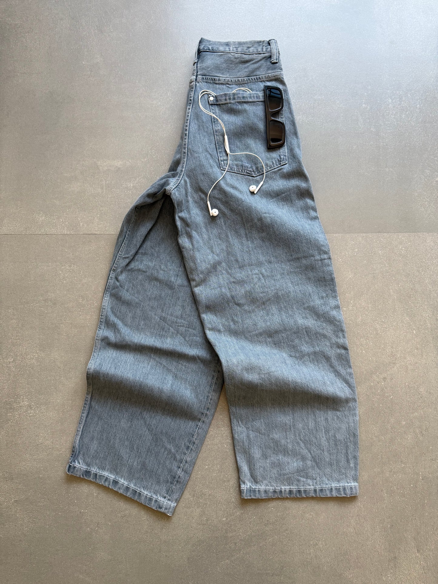 GREY BAGGY DENIM
