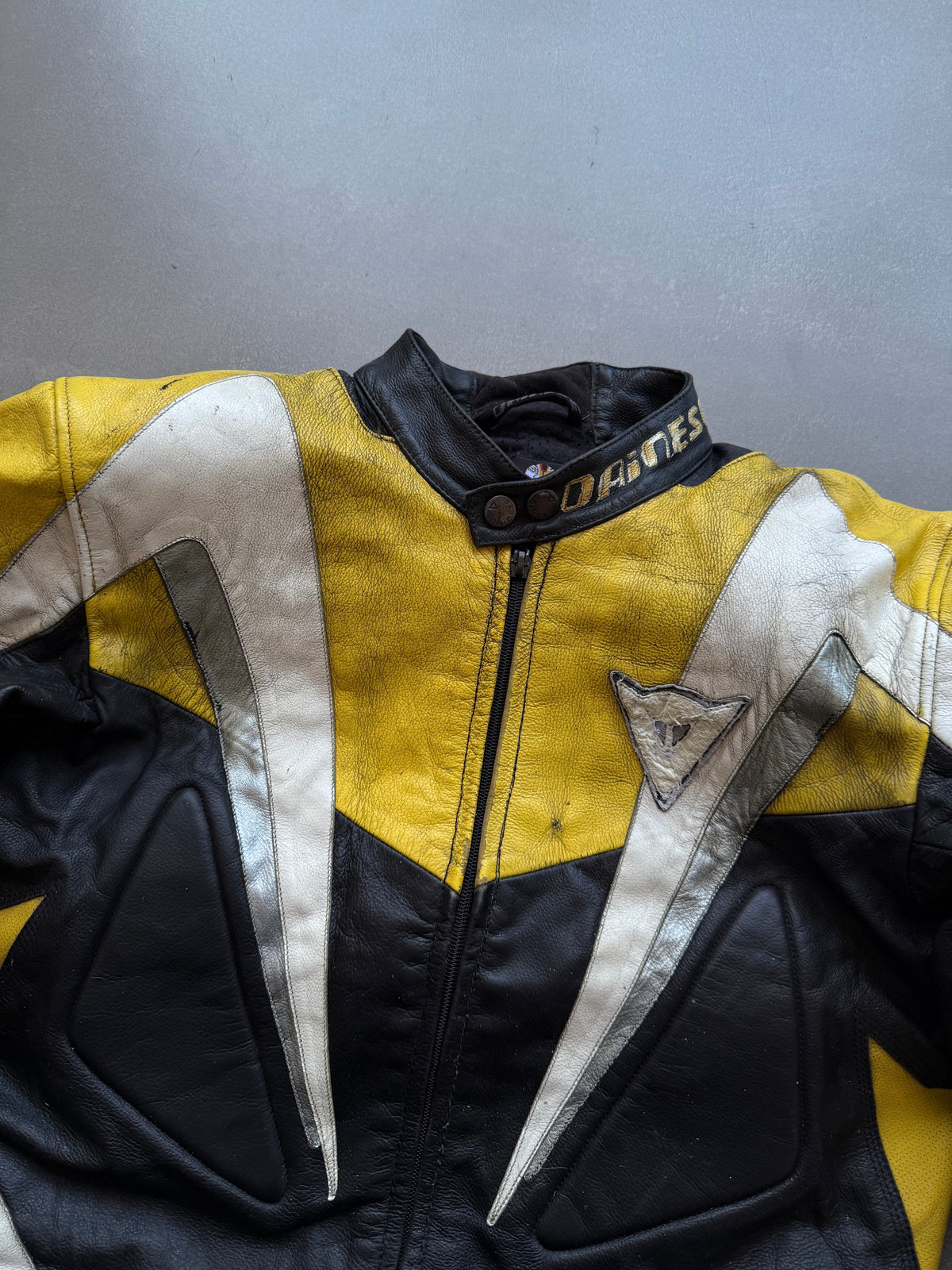 VINTAGE RARE DAINESE LEATHER BIKER JACKET (Safety pads)