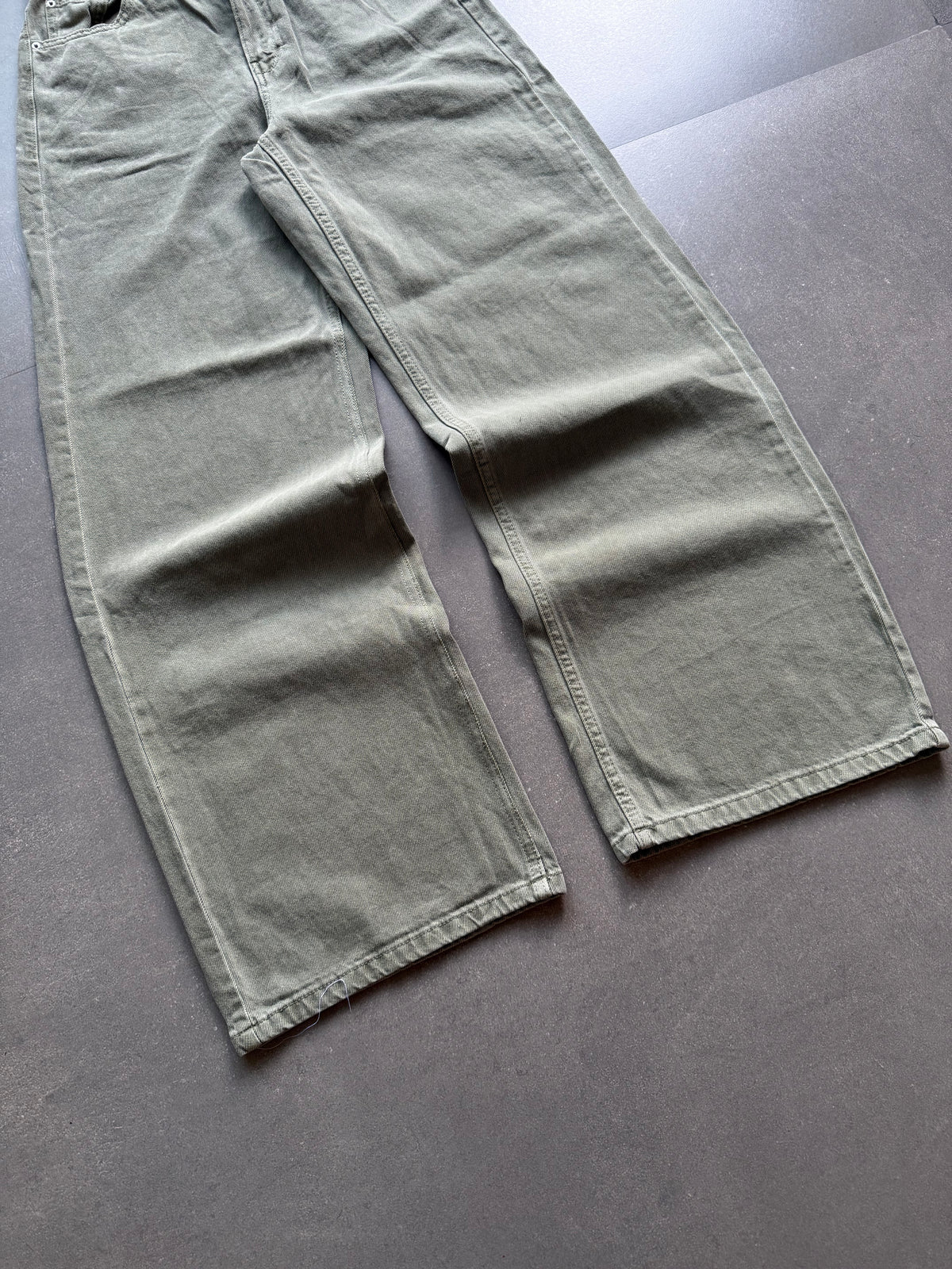 MATCHA BAGGY PANTS