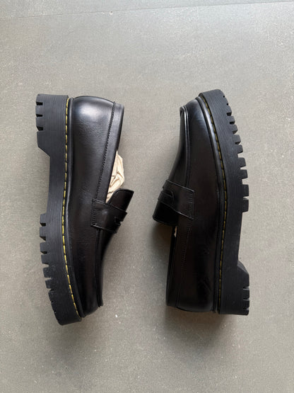 BLACK LOAFERS (OG LEATHER)