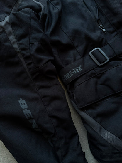 VINTAGE BERING GORETEX RACING JACKET (safety pads)