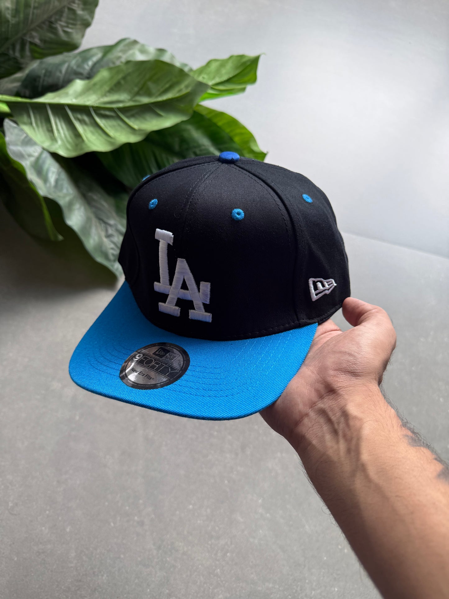 LA FITTED CAP