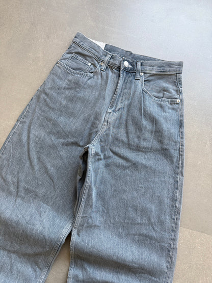 GREY BAGGY DENIM