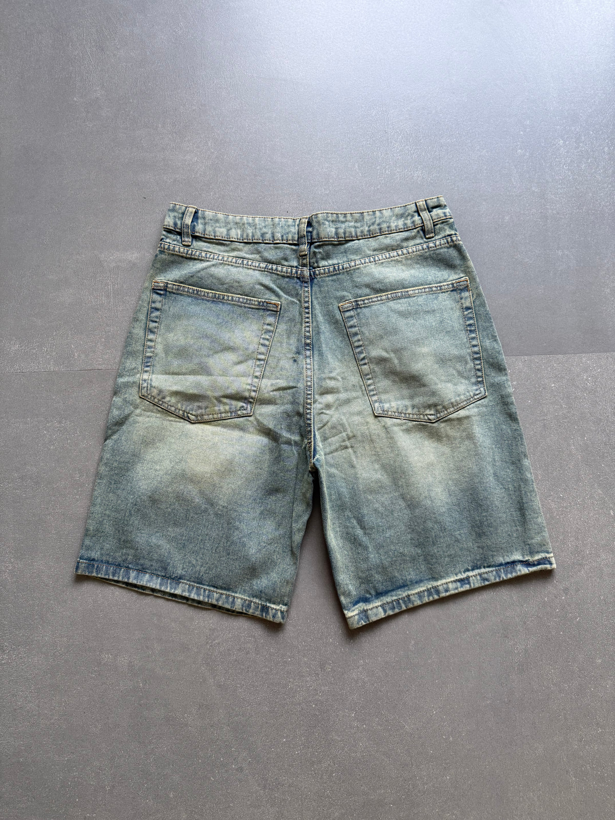 WASHED PISTACHIO SHORTS