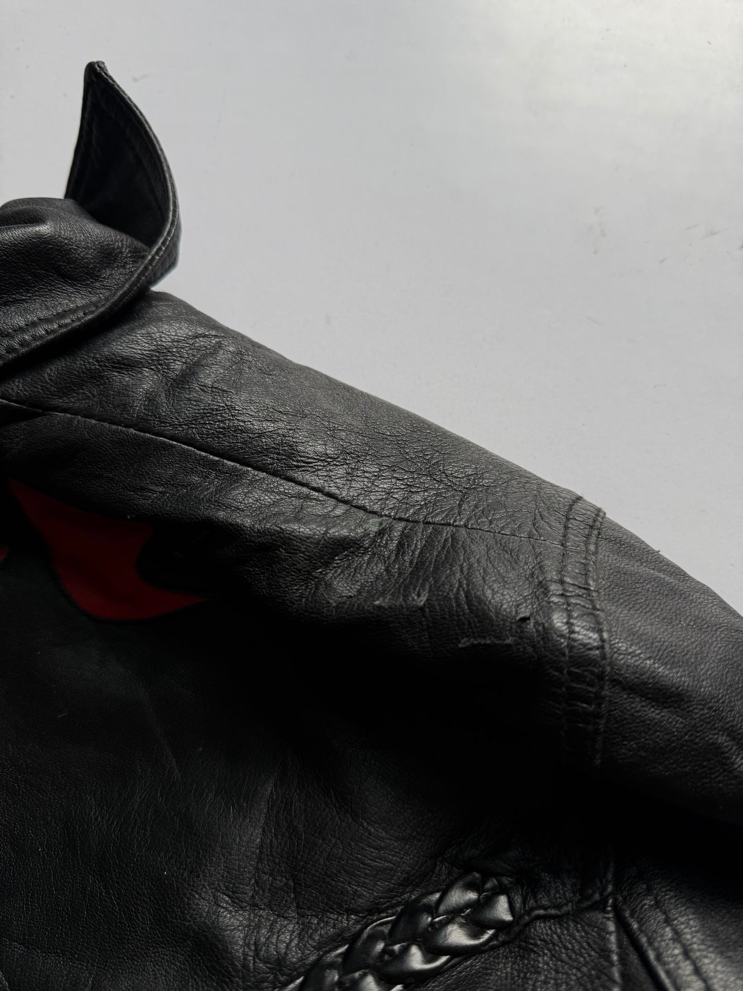VINTAGE LEATHER JACKET
