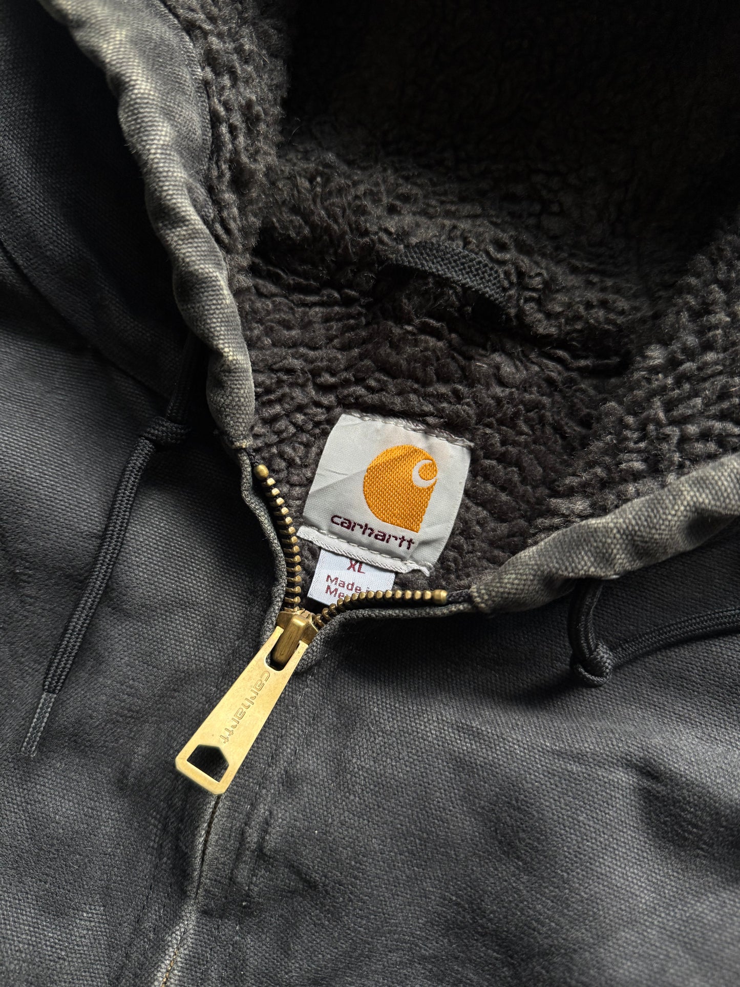 VINTAGE CARHARTT J141 BLK JACKET (rare find)