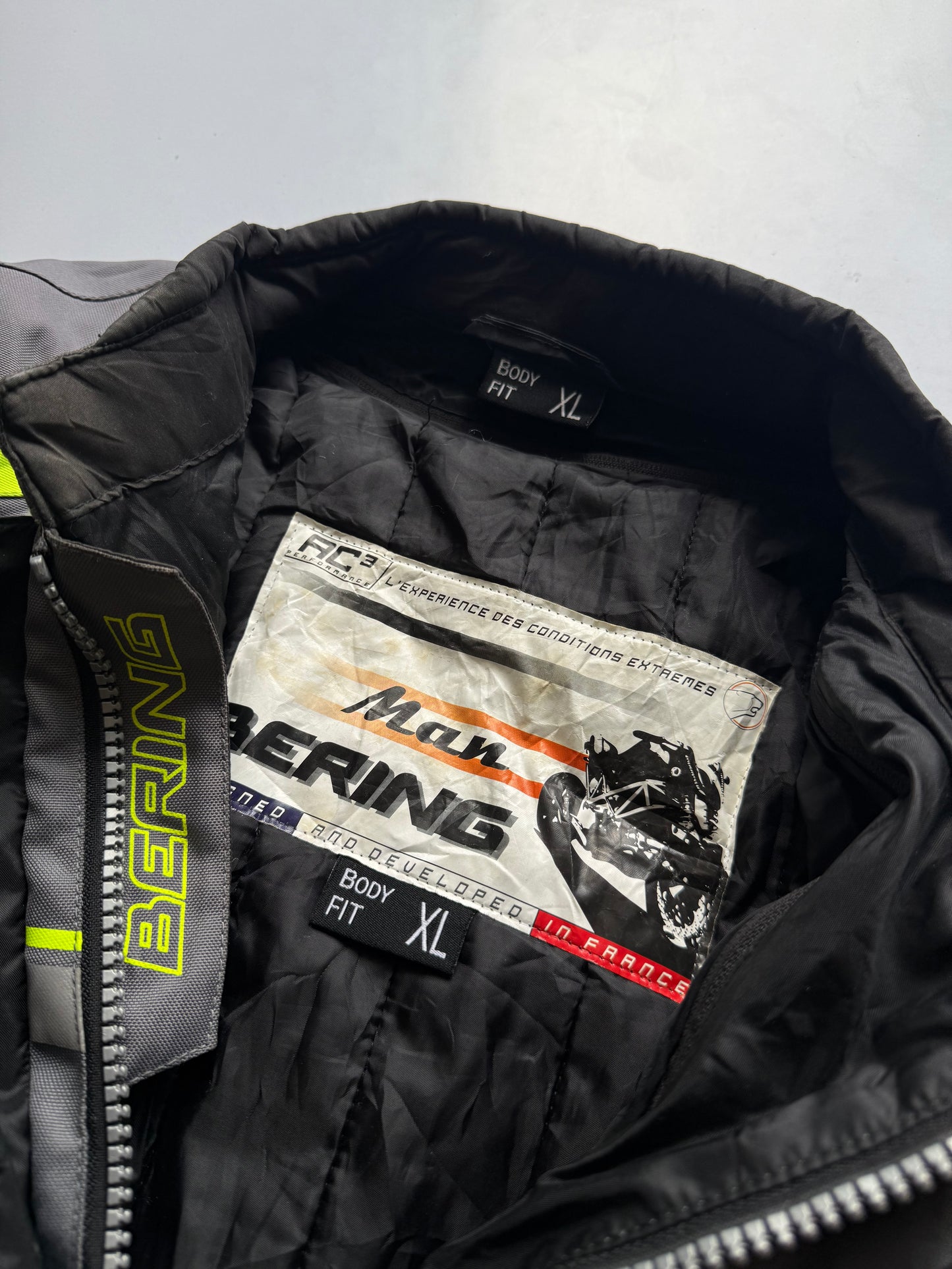 VINTAGE BERING RACING JACKET 
(Safety pads)