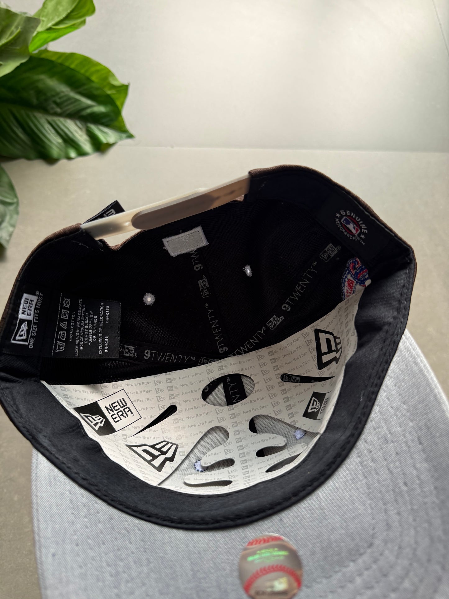 LA ADJUSTABLE CAP
