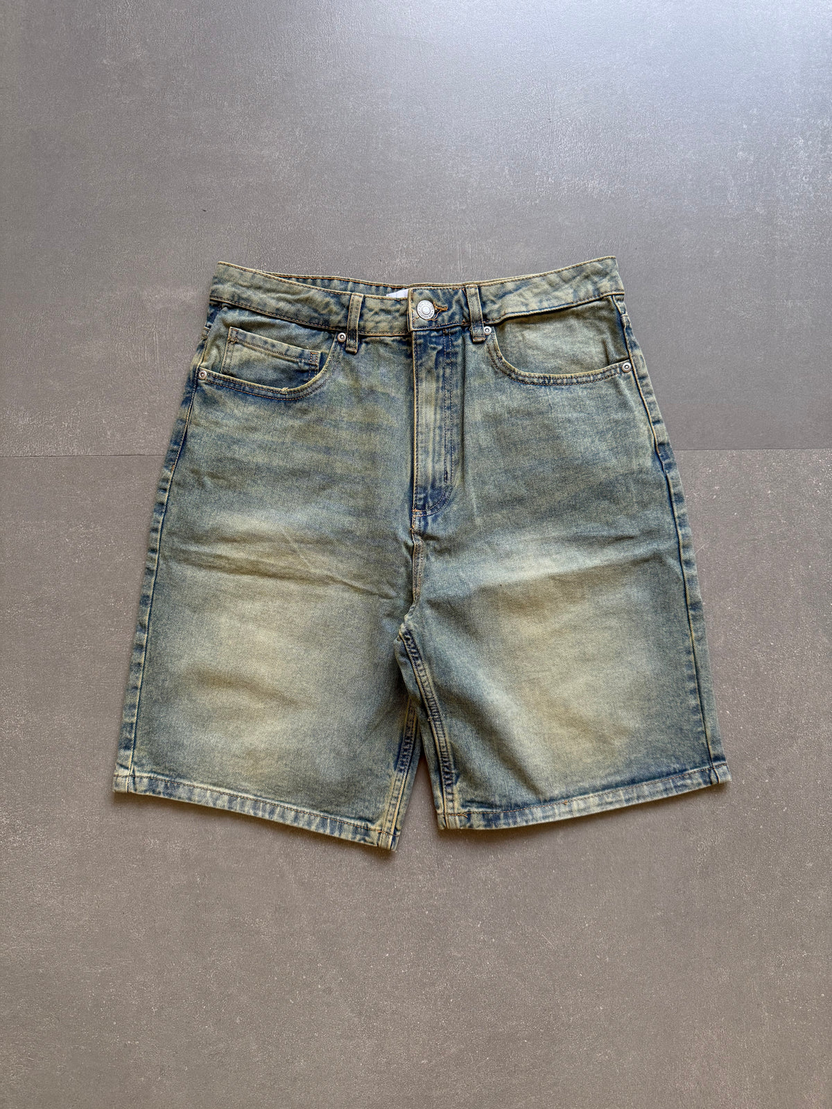 WASHED PISTACHIO SHORTS