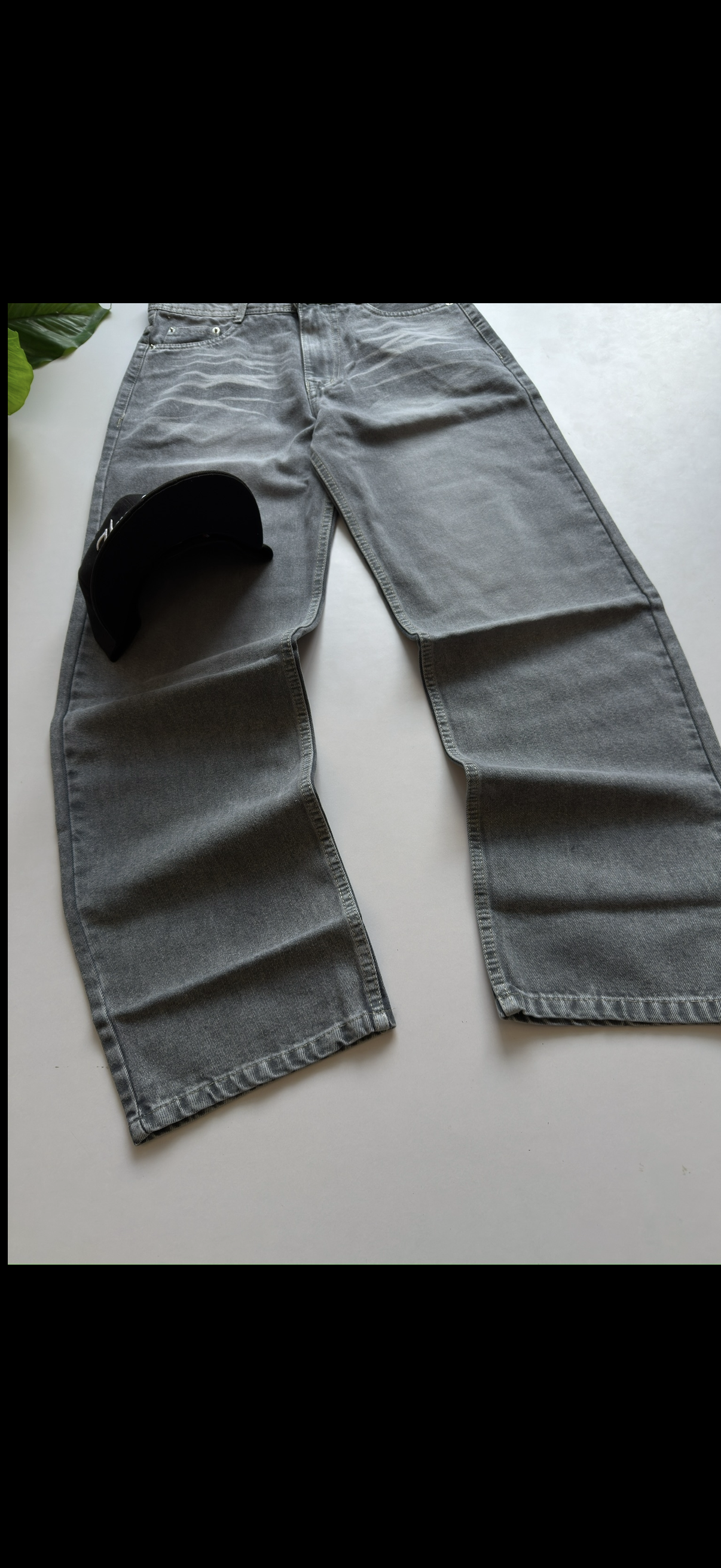 Es*ential baggy denim