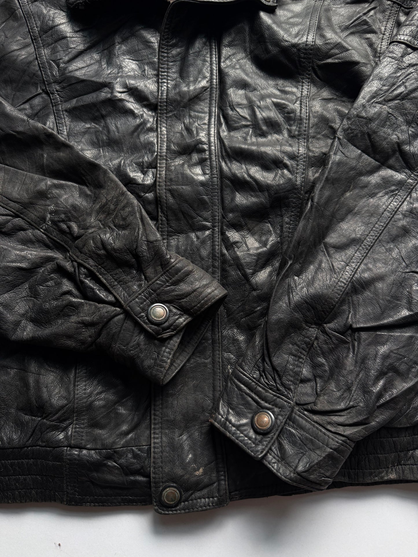 VINTAGE MEMBERS ONLY LEATHER JACKET