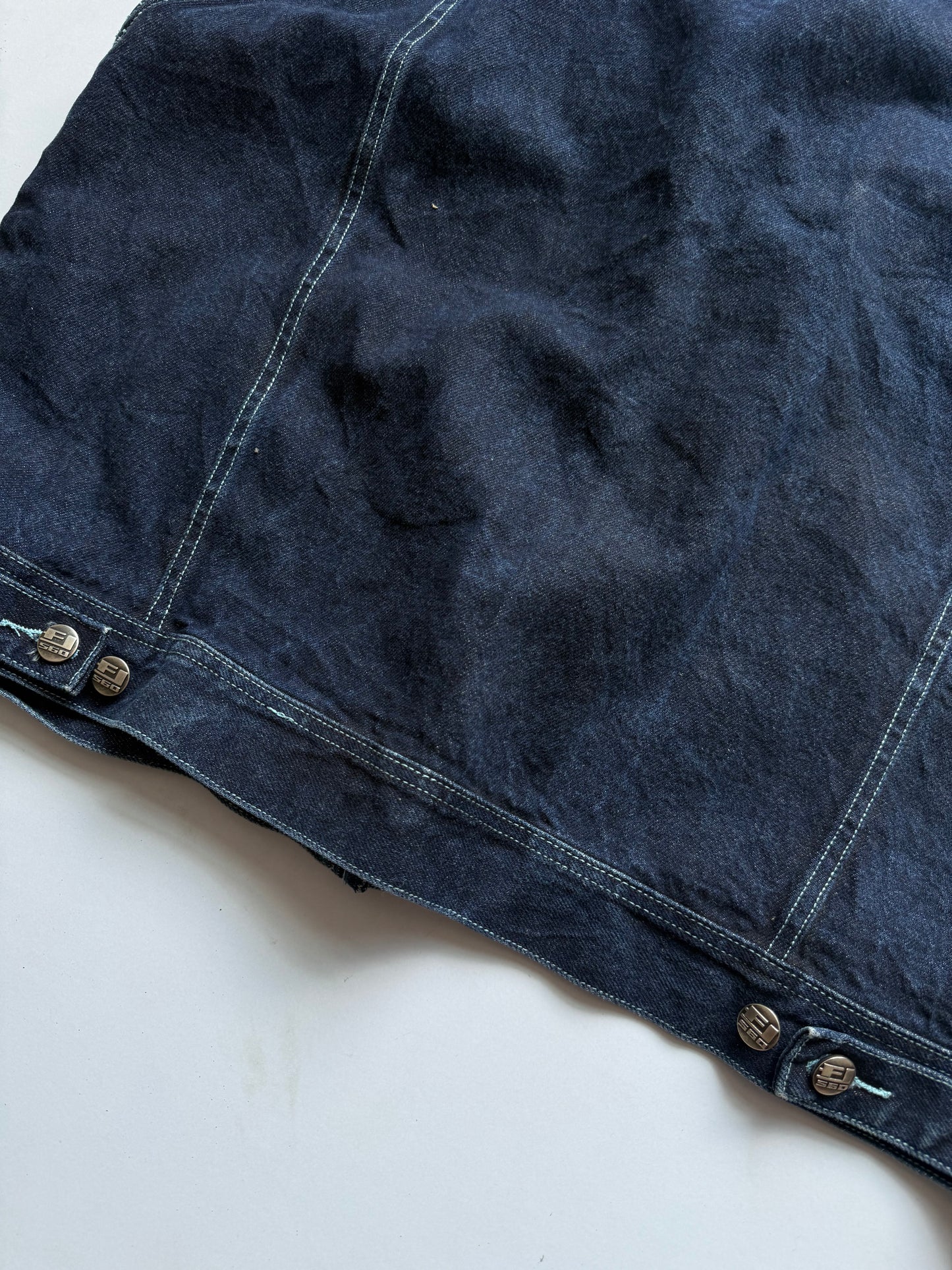 VINTAGE FJ 560 DENIM VEST
(Looks good)