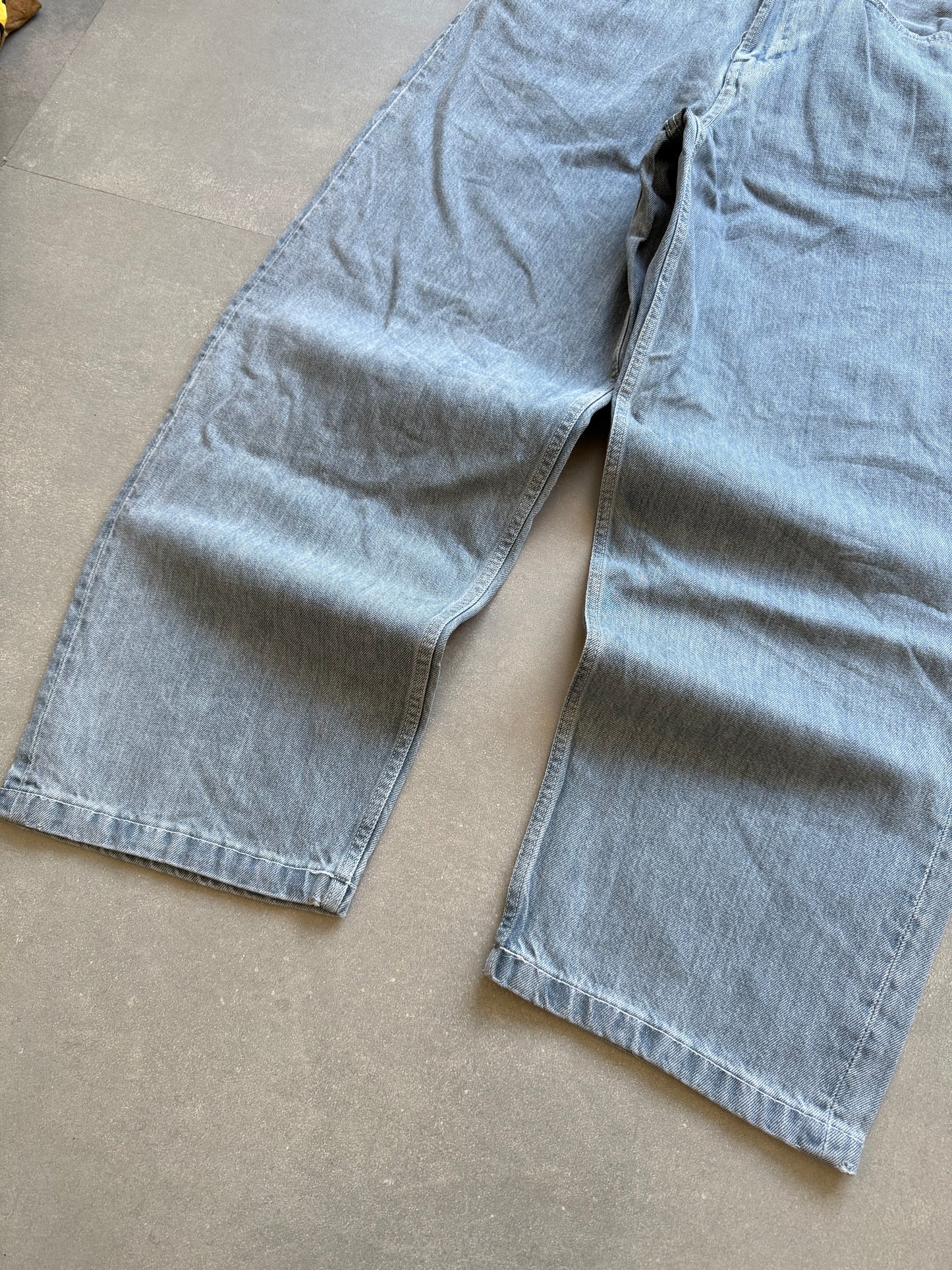 GREY BAGGY DENIM