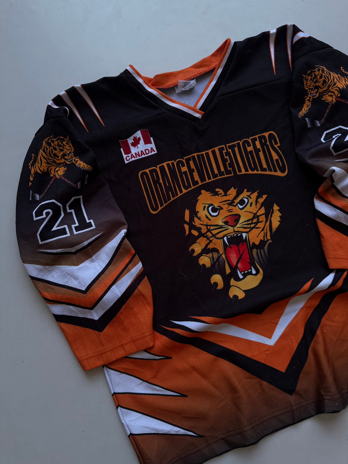 VINTAGE PRO FIT CANADA TIGERS HOCKEY JERSEY