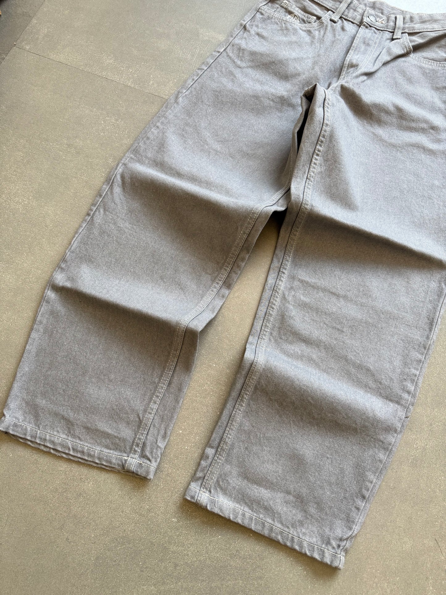 GREY BAGGY DENIM