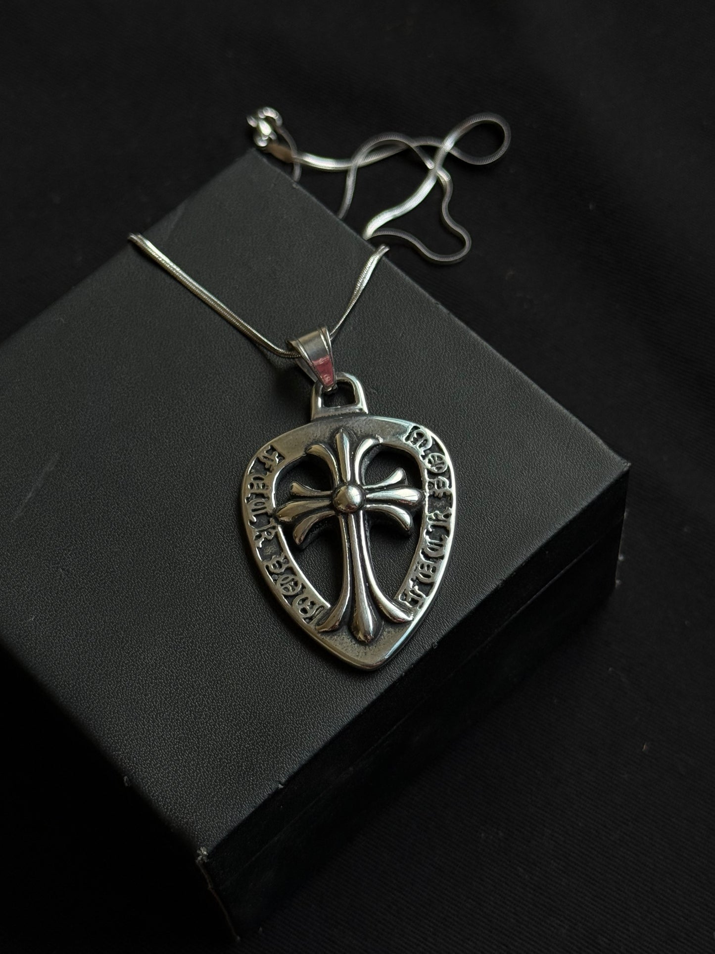 CH PENDANT (Stainless steel)