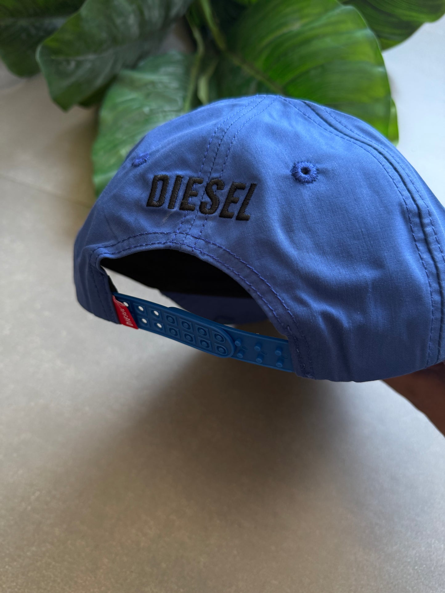 D ADJUSTABLE CAP