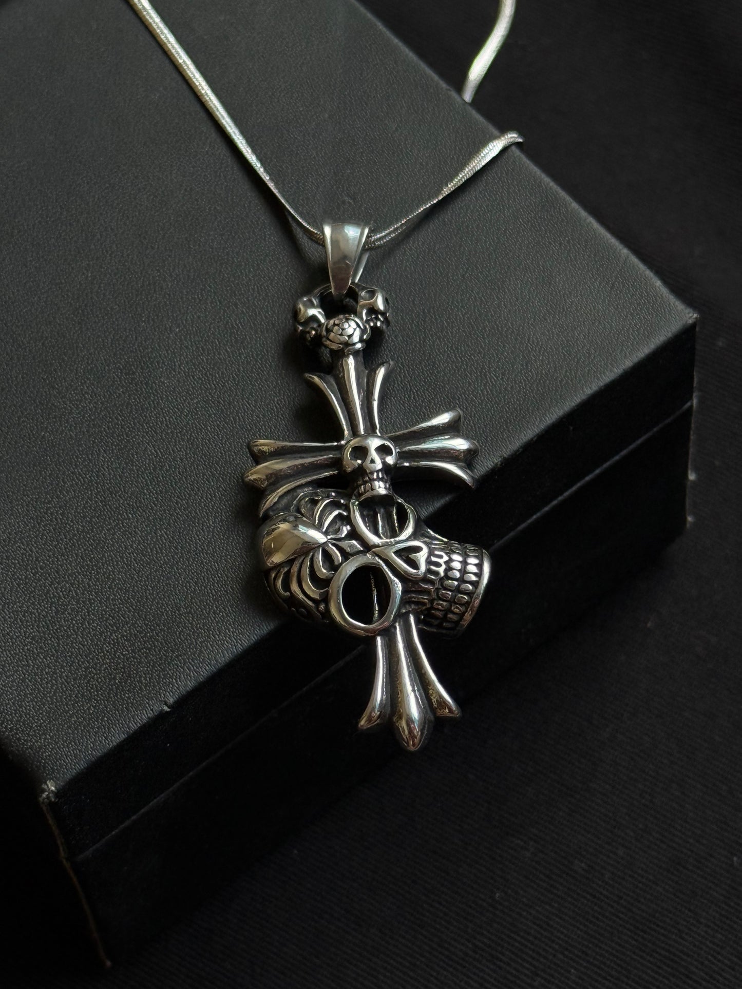 CH PENDANT (Stainless steel)