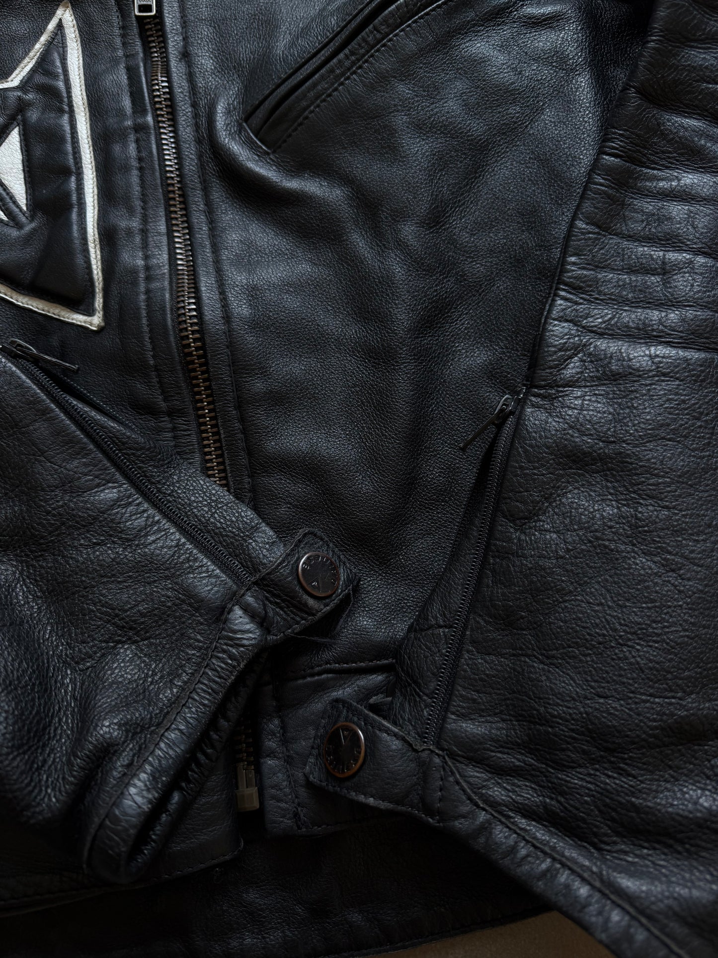 VINTAGE RARE DAINESE LEATHER BIKER JACKET 
(Safety pads)