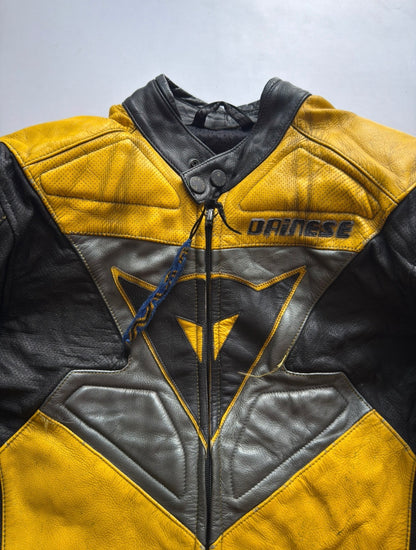 VINTAGE 90’s RARE DAINESE LEATHER RACING JACKET (safety pads)