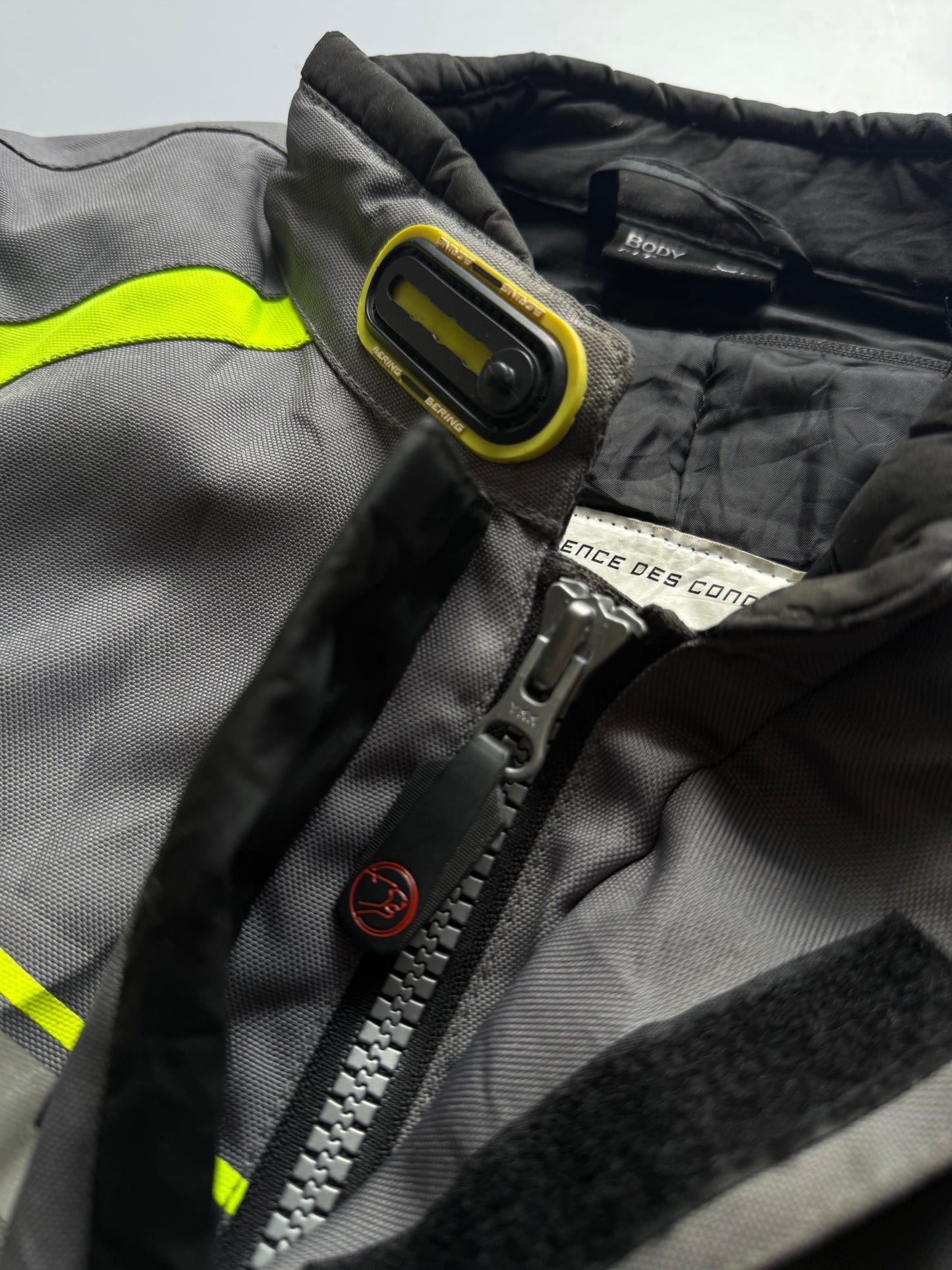 VINTAGE BERING RACING JACKET 
(Safety pads)