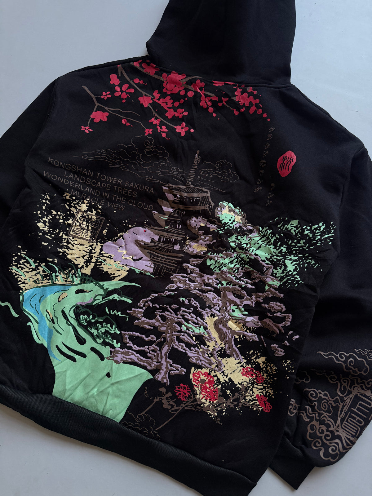 VINTAGE WONDERLAND HOODIE