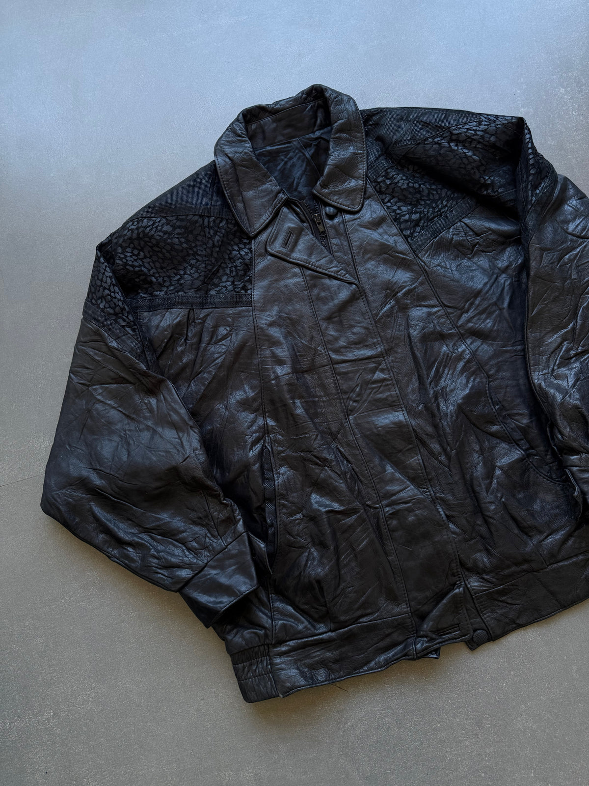 VINTAGE LEATHER JACKET