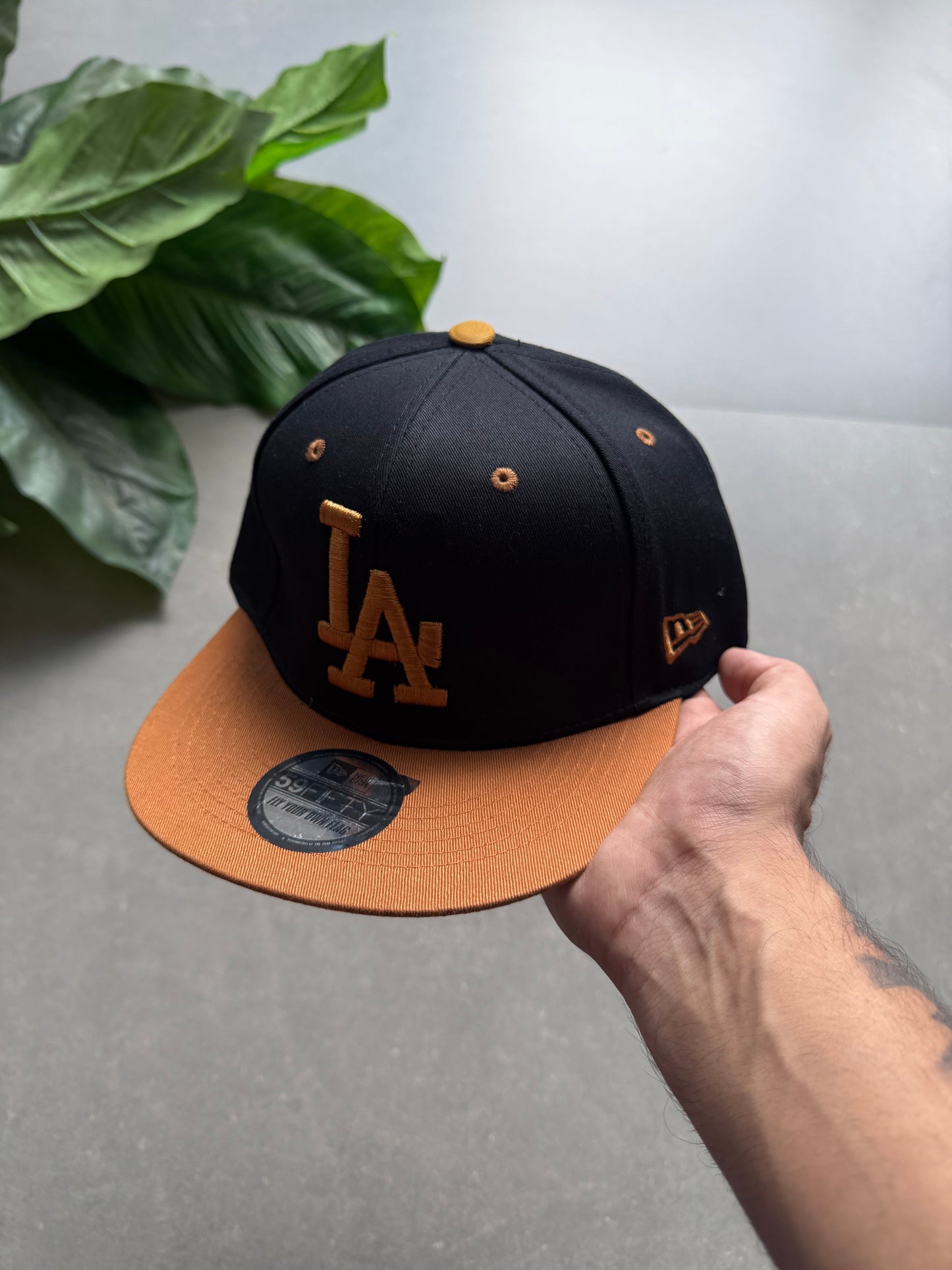 LA FITTED CAP